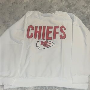 Women’s Large Kansas City Chiefs White Crew Neck Sweater. NFL. Game day ready.